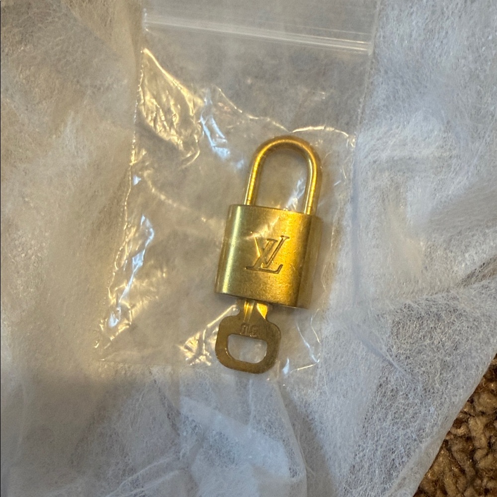 Louis Vuitton Brass Lock and Key Set #310